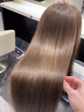 シファー(～Cifer) ブリーチありダブルカラー×柔らかミルクティーベージュ