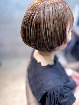 カルムボア(CALME BOITE) 白髪ぼかしのナチュラルハイライト