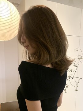 ライン(LINE) レイヤーカット/オリーブベージュ