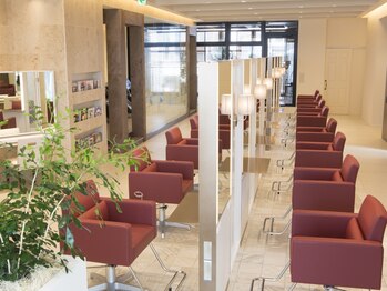 アミリアバイザザ(amiliea by ZA/ZA)の写真/活気がありながらも落ち着いた雰囲気を持つエリアにある実力派スタイリストが在籍サロン！