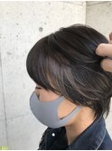 職場でもOKチラ見せインナーカラー大人ショートボブ