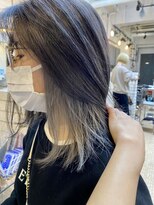 ビランチェ 池袋(bilancia)&nbsp;インナーカラー/イヤリングカラー/シルバーグレー 池袋/池袋東口