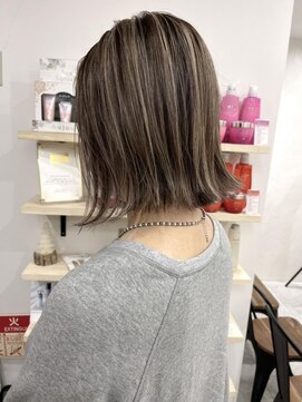 ジゼル(gisele) (稲毛)白髪ぼかしハイライト