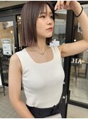 ピンクベージュ_大人ボブ_前下がりボブ_ショートボブ