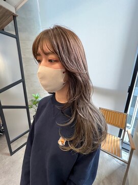 ジーナ セントラル銀座(Zina) レイヤーカット＊韓国ヘア＊スモーキーベージュ【ZinaCENTRAL】