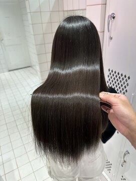 ロンドルーチェ 心斎橋(Lond luce) ダークアッシュ/ミディアムレイヤーカット［髪質改善/縮毛矯正］