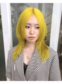 ハイトーンお洒落ネオンイエローカラーのウルフレイヤーカット