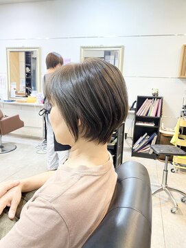 アキコ(AKIko) ふんわり丸みショート、年齢を重ねるたびに美しく♪