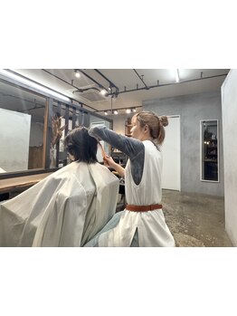 【仕上げまでマンツーマン】理想のスタイルもお家ケアも、しっかりサポート！