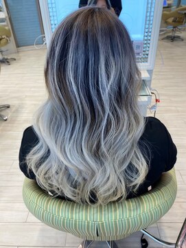 ビスイル 秋葉原店(Vis ill) ハイトーン♪バレイヤージュカラー