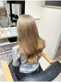 ペールベージュ