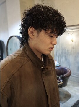 クイン(qin) 波巻きマッシュウルフパーマ