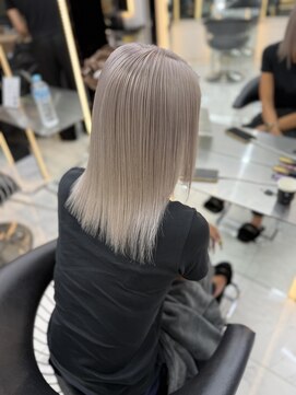 ラピス 渋谷本店(Lapis) シルバーグレー