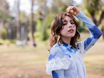 リーホリエ(Lee Horie)の写真/【10時～19時最終受付★四ツ橋駅徒歩5分】おしゃれ女子に人気★傷ませないケアブリーチで理想の色味と艶に!