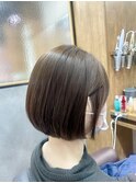 柔らかブラウンが映える、大人のボブスタイル♪