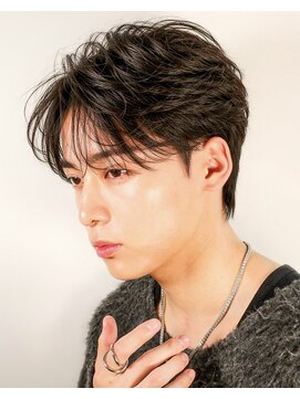 オーシャントーキョー ホワイト 原宿(OCEAN TOKYO WHITE) ニュアンスセンターパートナチュラルヘア毛流れ黒髪大人ヘア