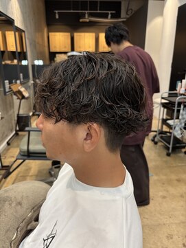 アロー 船橋店(AROH) MEN’S HAIR/波巻ツイストスパイラル/フェザーパーマ/船橋