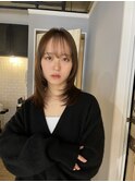 レイヤーカット　ベージュカラー