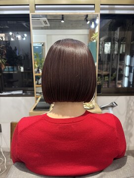 アマネ(AMANE) ワインレッド×切りっぱなしボブ