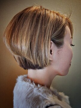 サロン(SALON) Classic BOB style with White Bleach