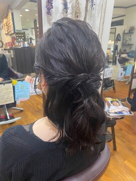 美容室 メザミー MESAMIES ボリュームハーフアップ 結婚式 お呼ばれヘア 二次会ドレス