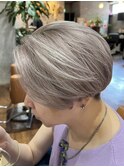 ショートボブ×ホワイトグレージュ【LODAT横浜】