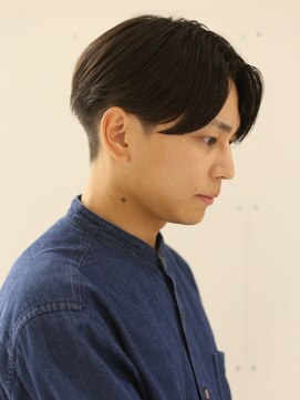 リップス 栄(LIPPS) 前下がりセンターパートニュアンスカールストカール刈り上げ