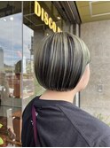 アンブレラ×刈り上げボブ