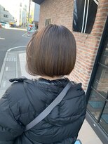 20代30代透明感暗髪アッシュブルーグレージュ丸みボブ