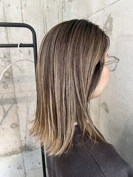 プラスシー(+C) 地毛を残して作る地毛にハイライト！福岡ハイライト