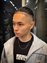2094黒髪スキンフェードタイトロープマンバンヘアツーブロック