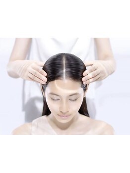 エイジング効果のあるお悩み改善ヘッドスパで、健やかな地肌に整えます。是非至福のひと時を…