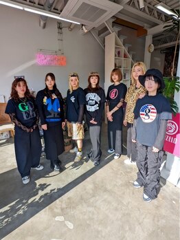 幅広い年齢層から人気のUNZELO♪ジャンル問わず対応できるSTAFFのヒアリングの高さが人気のヒミツ★ 