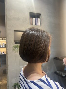 ３０代　艶カラーボブ