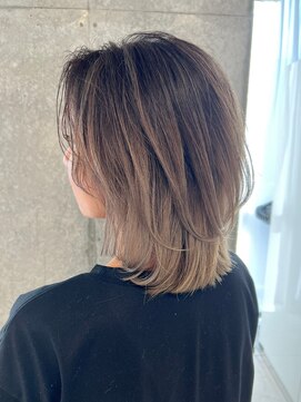 スウィープ 平尾(sweep) 白髪をお洒落にデザインするバレイヤージュ