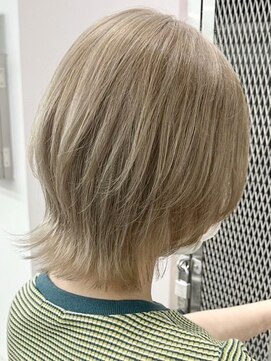 ウィコ 新宿(WICO) ウルフ×ミルクティベージュ[新宿駅/チョコレート/ダブルカラー]