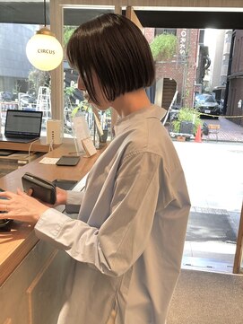サーカス バイ ビュートリアム 青山(CIRCUS by BEAUTRIUM) ミニボブ　切りっぱなしボブ　ボブ　前髪あり　アレンジ　暗髪