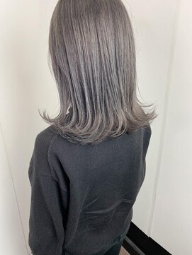 フルショウ 栄店(FURUSHO) グレージュカラー切りっぱなしミディアム ぶつ切りボブ