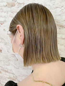 ルーファス メグロ(Ruufus Meguro) クールな切りっぱなしボブ|30代・40代