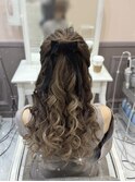 ボリューム高めハーフアップ