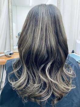ココティエ (COCOTIER)の写真/透明感抜群の<イルミナカラー>が大人気！新メニューの【トステア】でまとまりのよい髪質に♪[熊本/新屋敷]