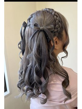 シェリ(Cheri) あみかちゅハーフツインのリボンヘア