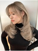 ハイライトカラーミルクティーベージュレイヤーカット