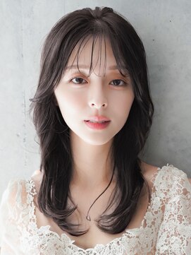 カライング(ing) 韓国ヘア／ミディアム/レイヤーカット／前髪カット