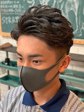 エリマ 横浜西口(elima) ビジネスマンにも人気のアップバングショートスタイル