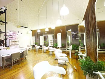 アトリエエテ バイ レガリア ミヤキタドオリ(atelier ete by Regalia miyakitadori)の写真/<蒲郡市>男女問わず気軽に通いやすい雰囲気が◎気さくなスタッフが笑顔で迎えてくれる♪初めての方も大歓迎