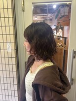 ベター(better)&nbsp;ミディアムレイヤーにトレンドのウェーブパーマをプラス