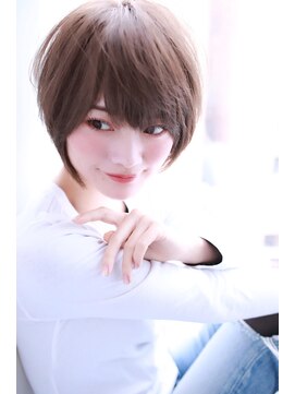 シーラス バイクラウドゼロ(Cirrus by Cloud zero) 大人かわいいアッシュ小顔ショートボブ【Cirrus by Cloud zero】
