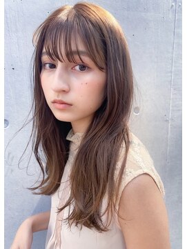 フィーカ(fiica) 艶髪ミディシースルーバング