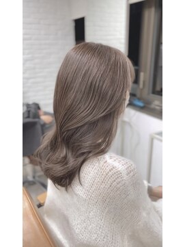 ムク 新宿(muc) 透明感アイスベージュ